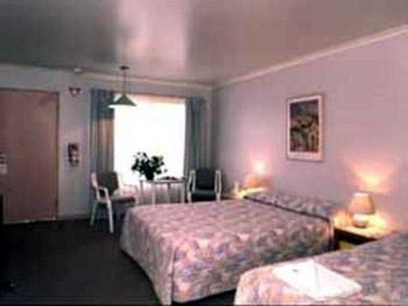 Comfort Inn The Pier George Town Room photo