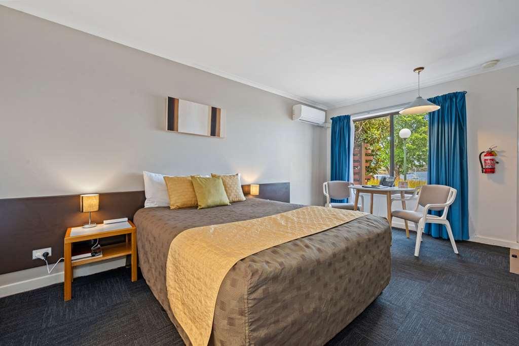 Comfort Inn The Pier George Town Room photo