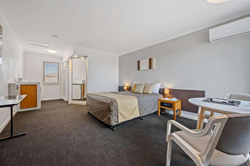 Comfort Inn The Pier George Town Room photo